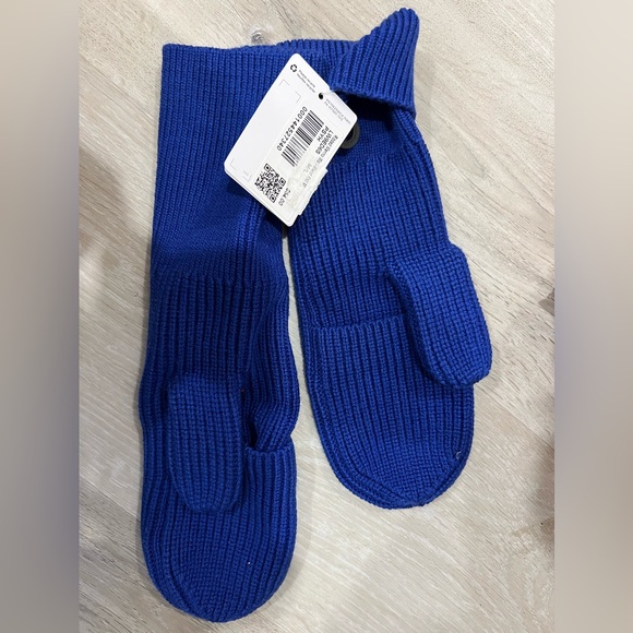 lululemon athletica Accessories - Lululemon ribbed merino wool blend gloves